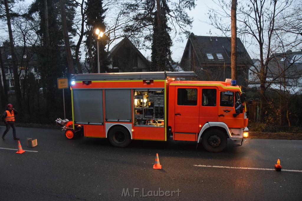 Container LKW umgestuerzt Koeln Brueck Bruecker- Dellbruecker Mauspfad P081.JPG - Miklos Laubert